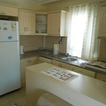 Sunset 1 Beds Apts 페티예